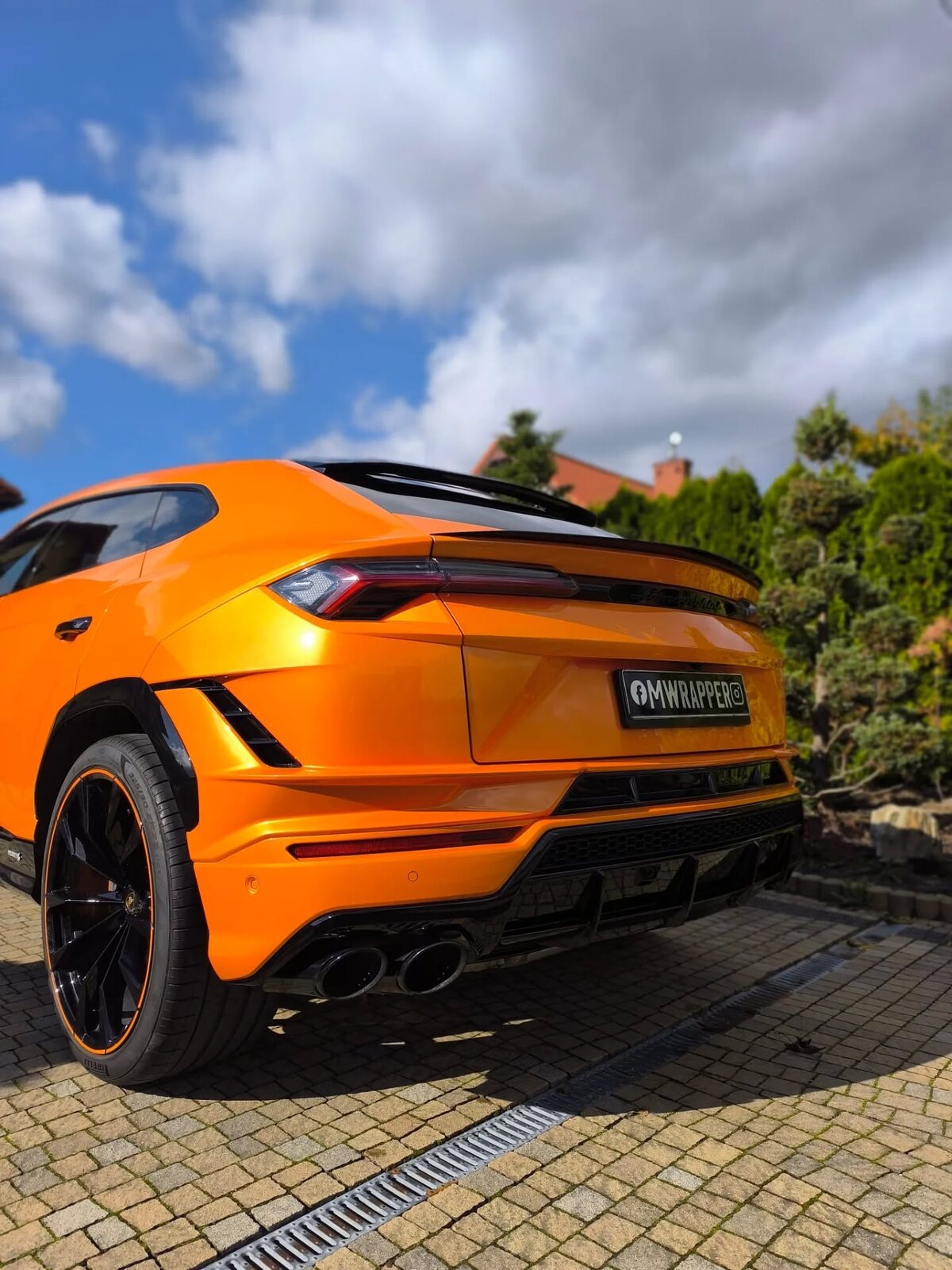 Lamborghini Urus oklejone folią — realizacja MWRAPPER
